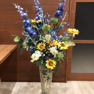 エントランスのお花が替わりました